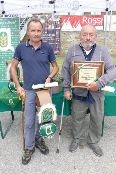 I due malgari premiati a Roccaforte Mondovì