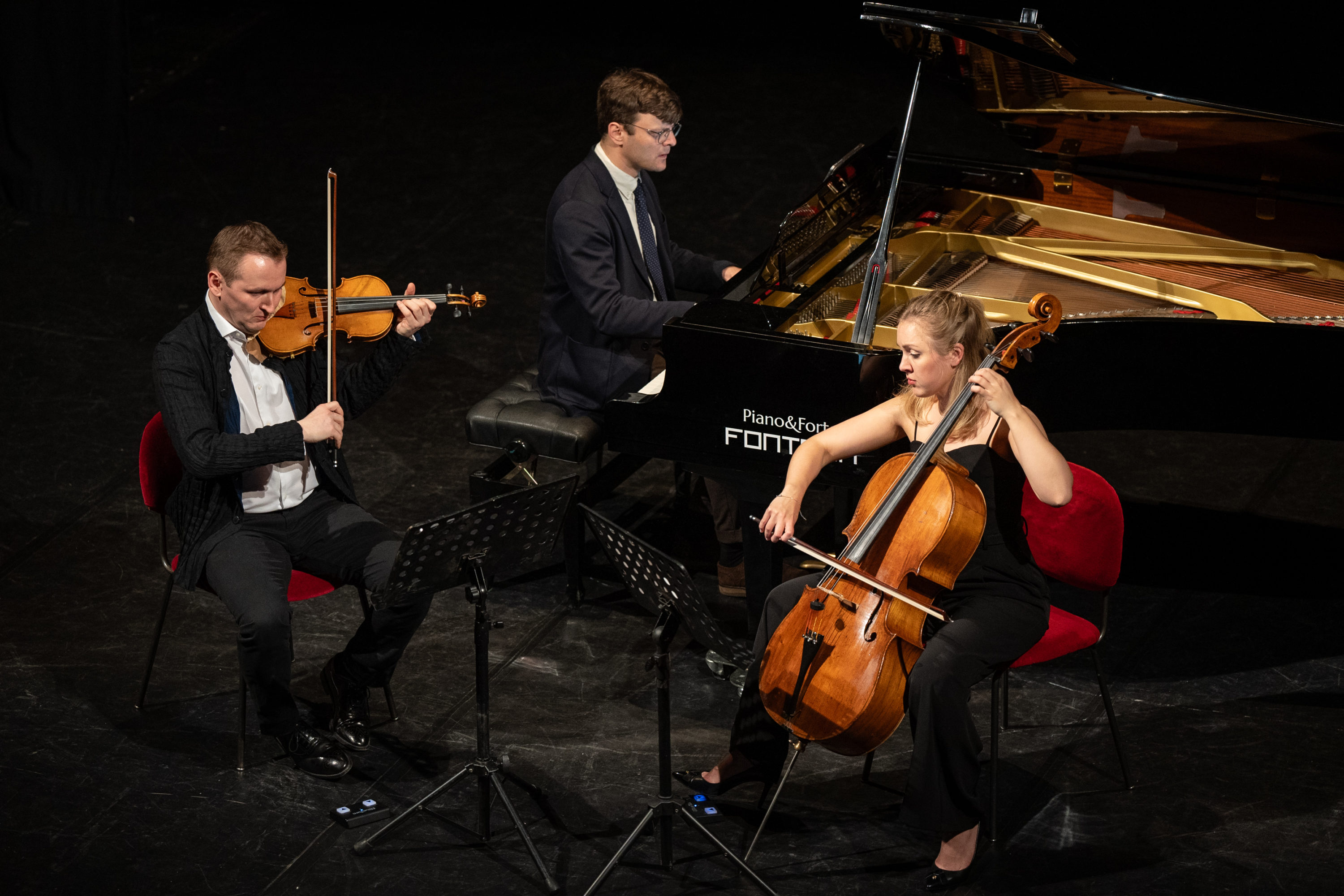 Il trio Boriso-Glebsky, Tchaidze, Rummukainen al Teatro Toselli (©️Fondazione Artea - @withartvideo)