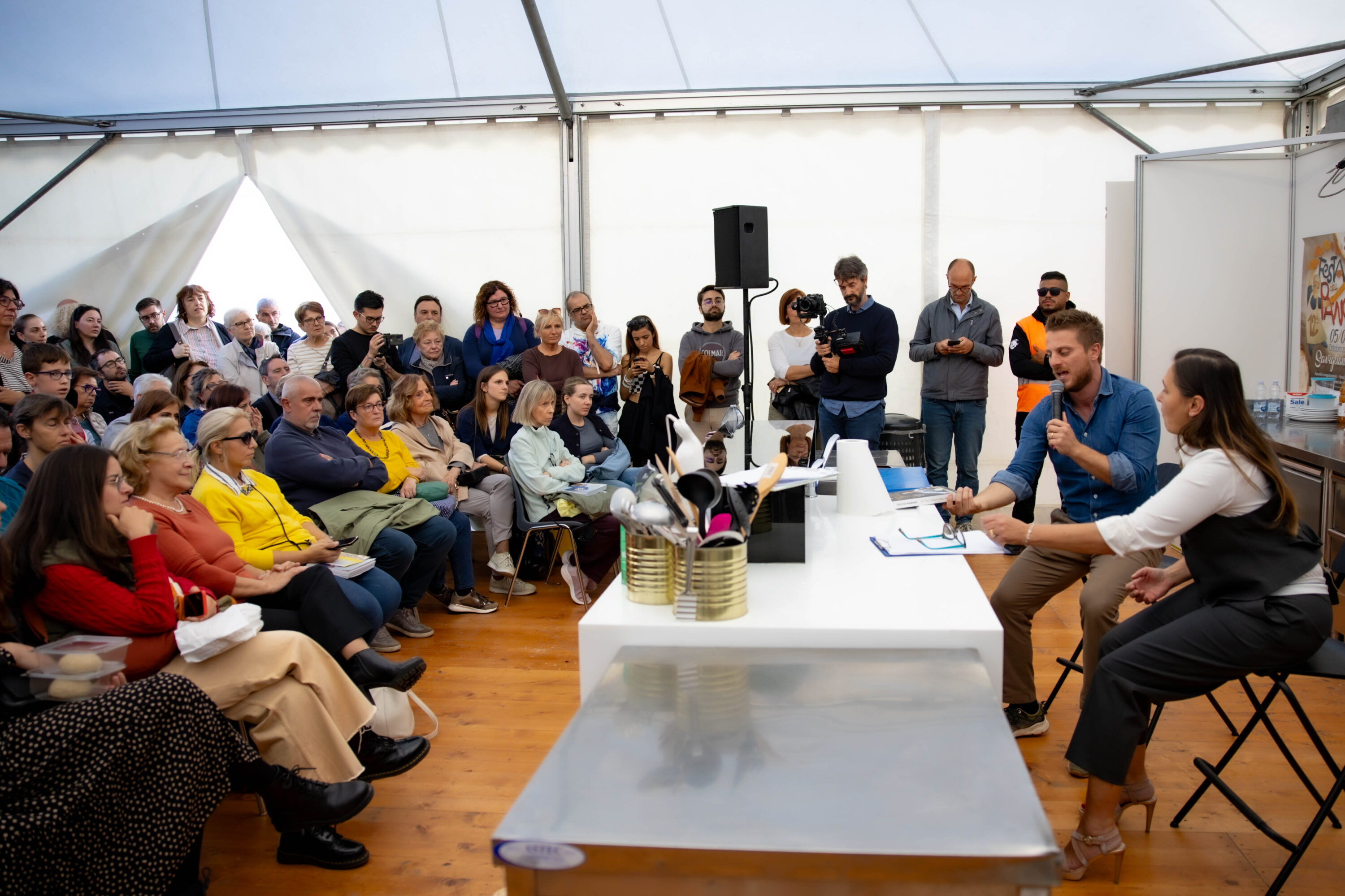 Il partecipato incontro con Fulvio Marino alla Festa del Pane (Raggio.di.foto di Cinzia Sampò)