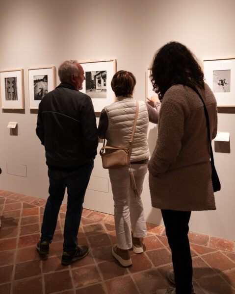 Un centinaio di scatti di Robert Doisneau sono esposti al Filatoio di Caraglio fino al 23 febbraio prossimo