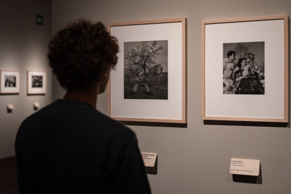 "Robert Doisneau. Trame di vita" allestita al Filatoio di Caraglio 