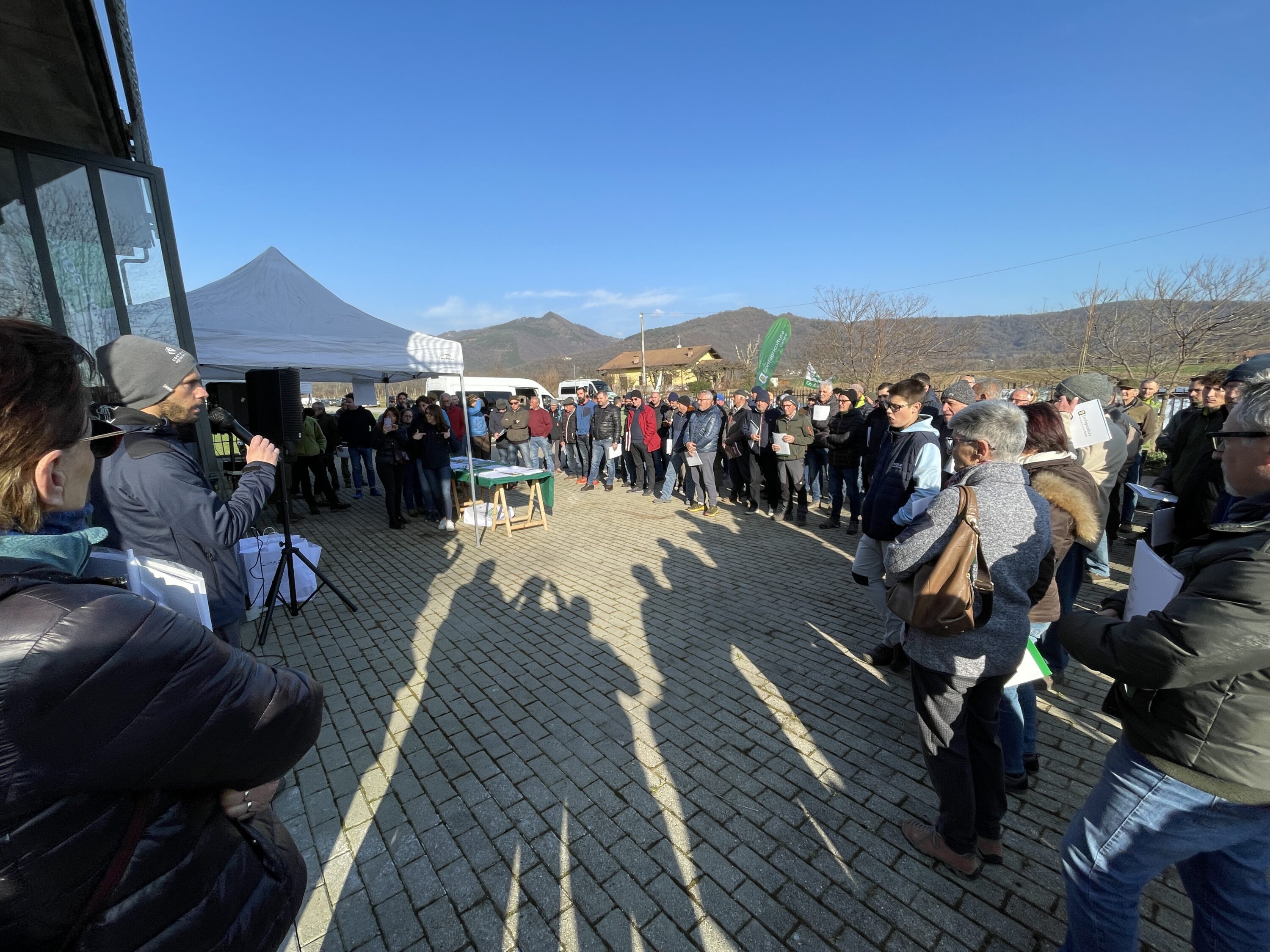 La partenza della giornata di prove in campo sul castagno